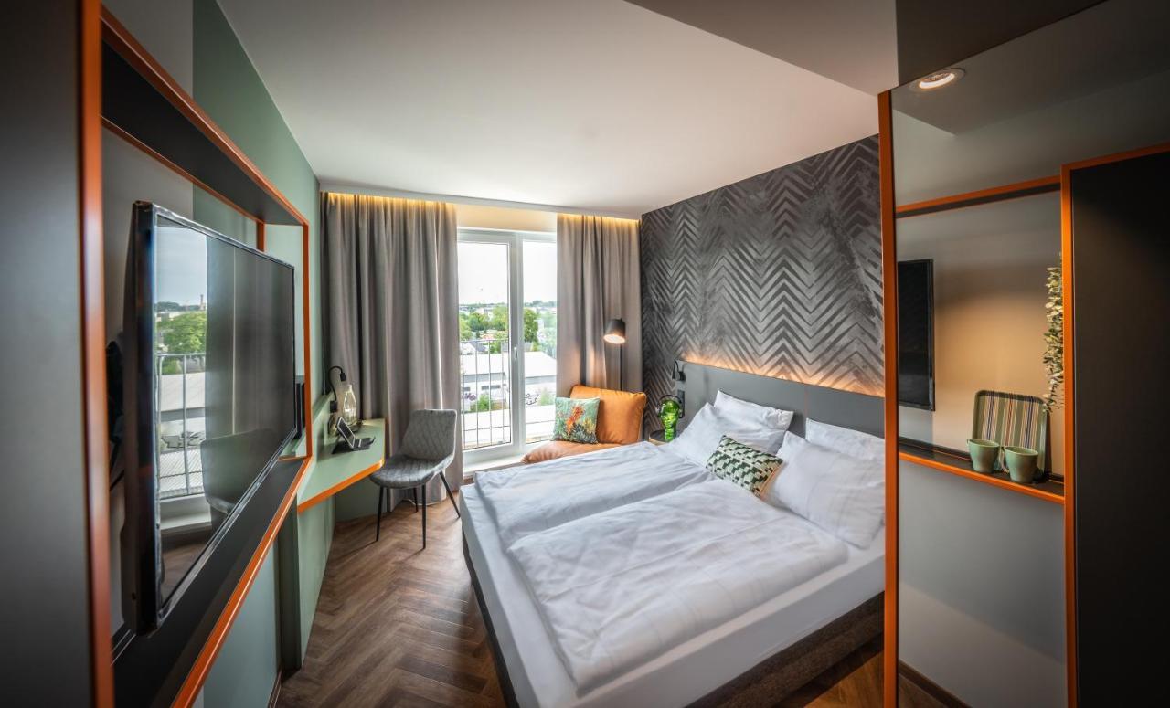 Loginn Hotel Berlin Airport ภายนอก รูปภาพ