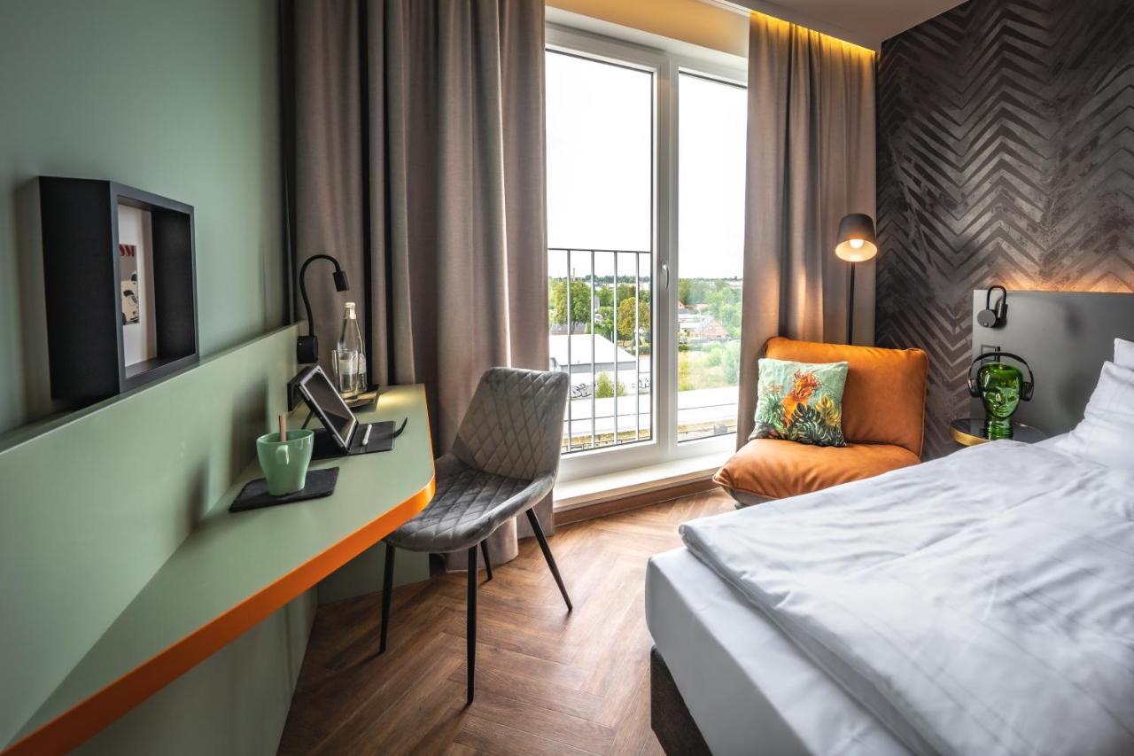 Loginn Hotel Berlin Airport ภายนอก รูปภาพ