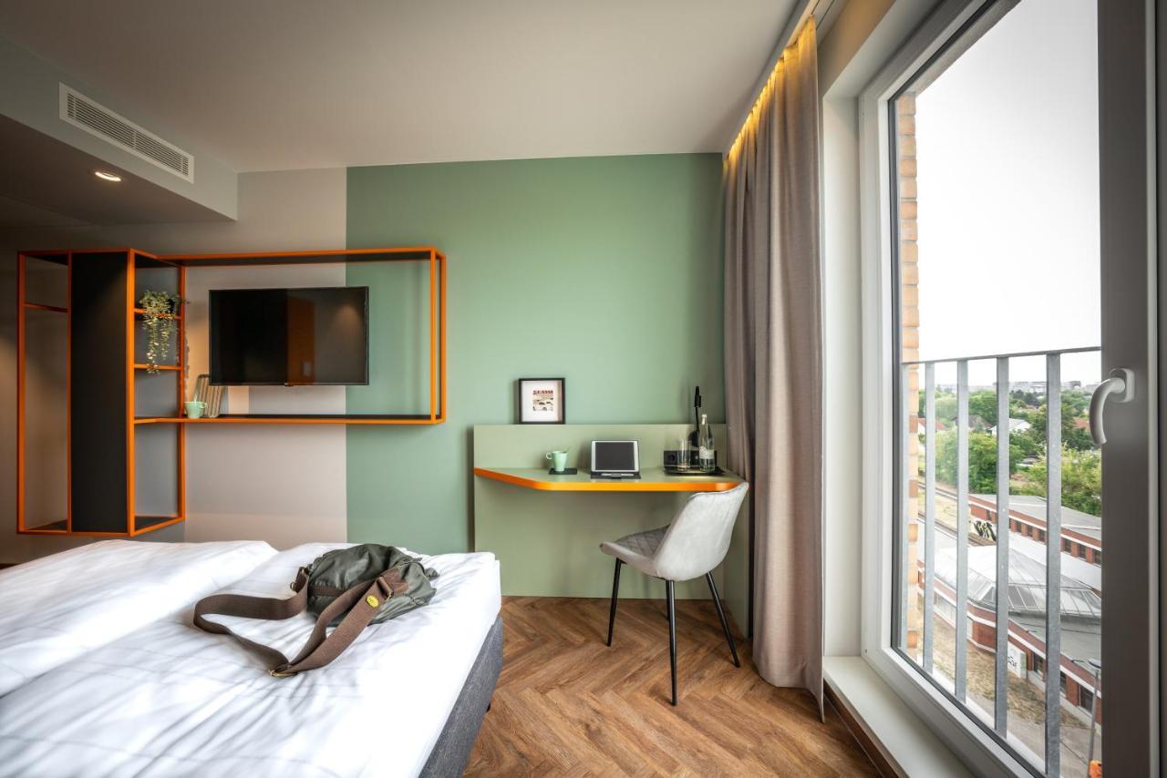 Loginn Hotel Berlin Airport ภายนอก รูปภาพ