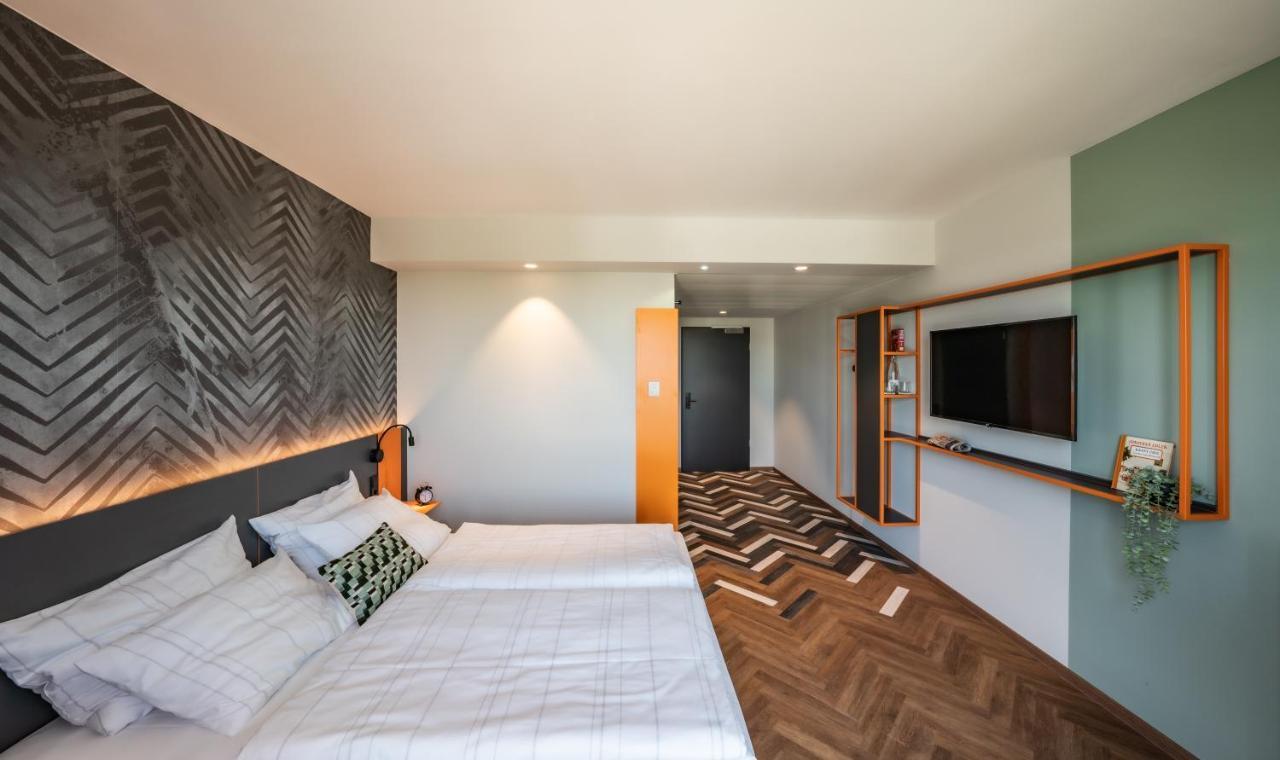 Loginn Hotel Berlin Airport ภายนอก รูปภาพ