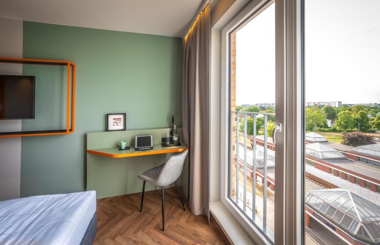 Loginn Hotel Berlin Airport ภายนอก รูปภาพ