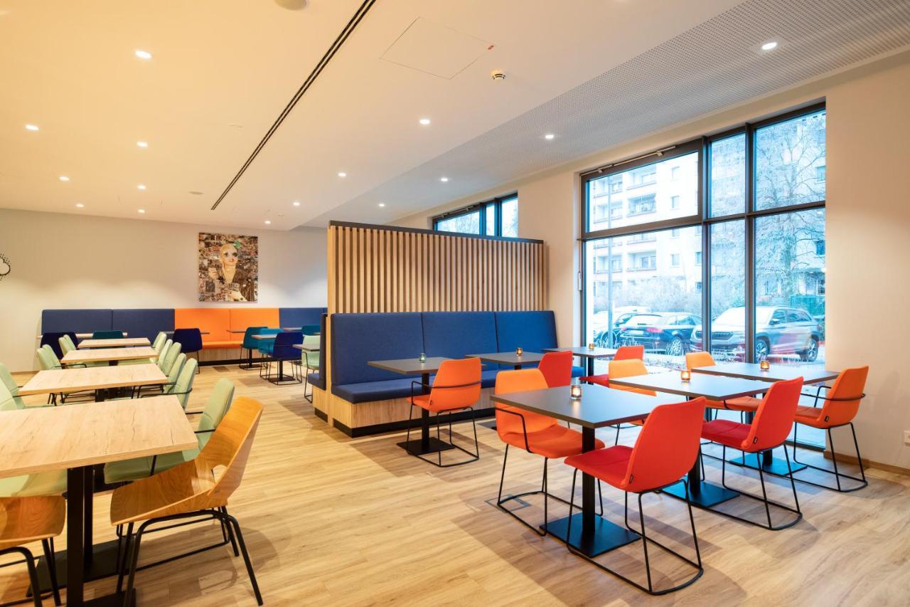 Loginn Hotel Berlin Airport ภายนอก รูปภาพ