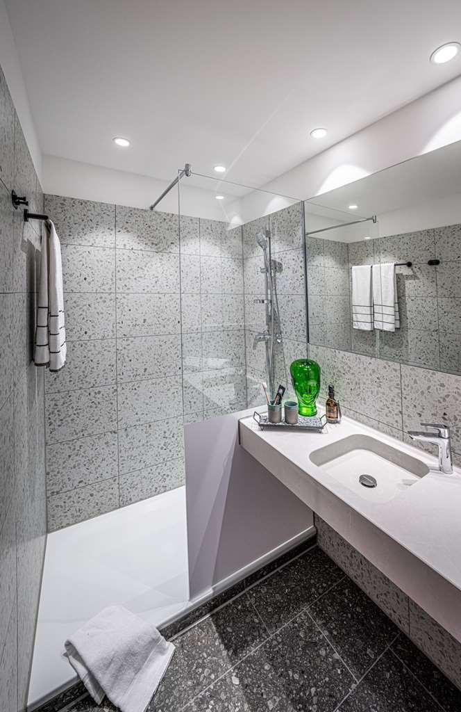 Loginn Hotel Berlin Airport ภายนอก รูปภาพ